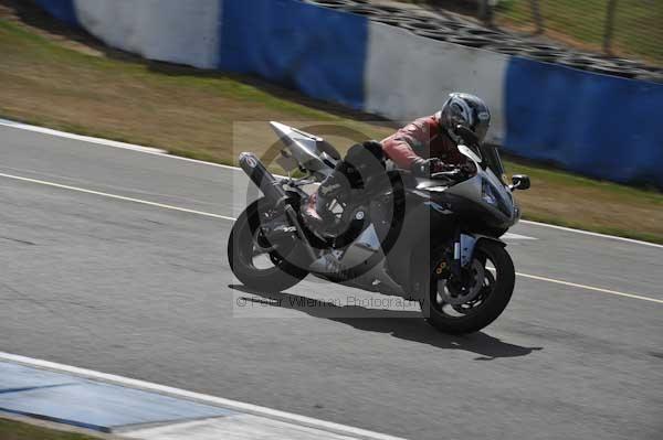 Motorcycle action photographs;Trackday digital images;donington;donington park leicestershire;donington photographs;event digital images;eventdigitalimages;no limits trackday;peter wileman photography;trackday;trackday photos