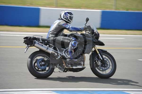 Motorcycle action photographs;Trackday digital images;donington;donington park leicestershire;donington photographs;event digital images;eventdigitalimages;no limits trackday;peter wileman photography;trackday;trackday photos