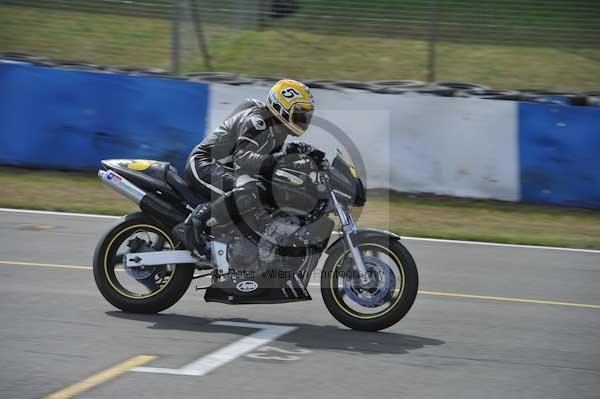 Motorcycle action photographs;Trackday digital images;donington;donington park leicestershire;donington photographs;event digital images;eventdigitalimages;no limits trackday;peter wileman photography;trackday;trackday photos