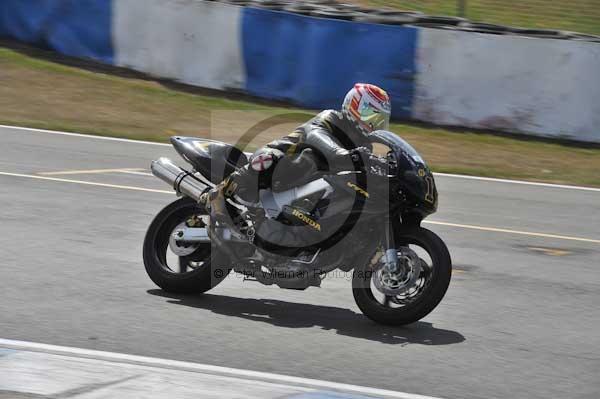 Motorcycle action photographs;Trackday digital images;donington;donington park leicestershire;donington photographs;event digital images;eventdigitalimages;no limits trackday;peter wileman photography;trackday;trackday photos