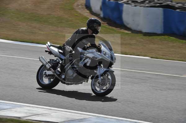 Motorcycle action photographs;Trackday digital images;donington;donington park leicestershire;donington photographs;event digital images;eventdigitalimages;no limits trackday;peter wileman photography;trackday;trackday photos
