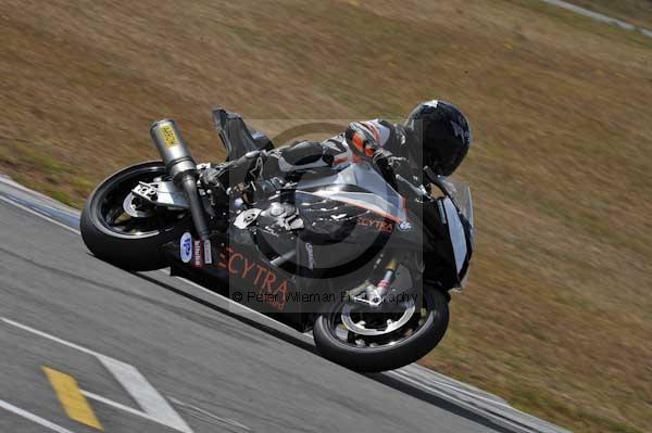 Motorcycle action photographs;Trackday digital images;donington;donington park leicestershire;donington photographs;event digital images;eventdigitalimages;no limits trackday;peter wileman photography;trackday;trackday photos
