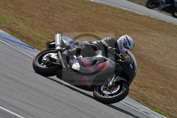 Motorcycle action photographs;Trackday digital images;donington;donington park leicestershire;donington photographs;event digital images;eventdigitalimages;no limits trackday;peter wileman photography;trackday;trackday photos