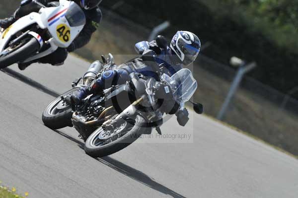 Motorcycle action photographs;Trackday digital images;donington;donington park leicestershire;donington photographs;event digital images;eventdigitalimages;no limits trackday;peter wileman photography;trackday;trackday photos