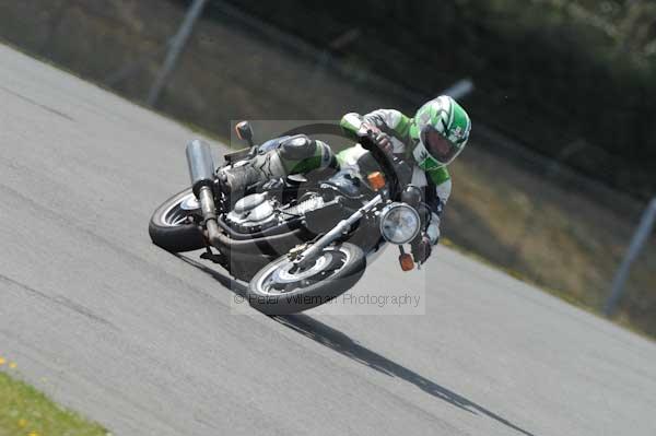 Motorcycle action photographs;Trackday digital images;donington;donington park leicestershire;donington photographs;event digital images;eventdigitalimages;no limits trackday;peter wileman photography;trackday;trackday photos