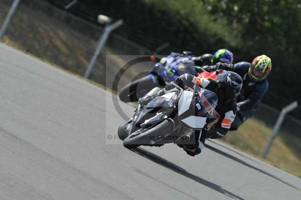 Motorcycle action photographs;Trackday digital images;donington;donington park leicestershire;donington photographs;event digital images;eventdigitalimages;no limits trackday;peter wileman photography;trackday;trackday photos
