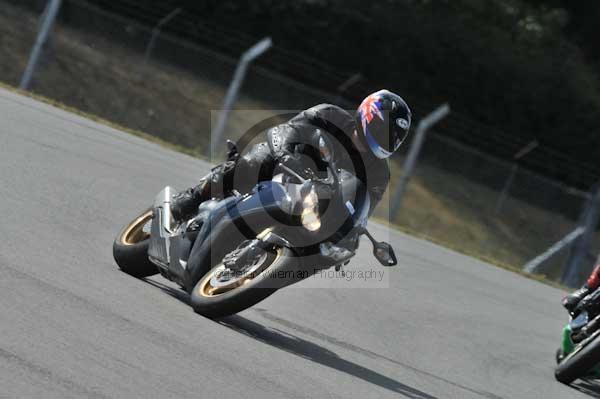 Motorcycle action photographs;Trackday digital images;donington;donington park leicestershire;donington photographs;event digital images;eventdigitalimages;no limits trackday;peter wileman photography;trackday;trackday photos