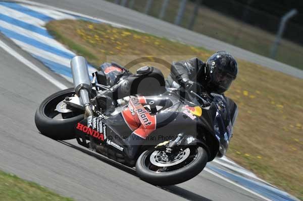 Motorcycle action photographs;Trackday digital images;donington;donington park leicestershire;donington photographs;event digital images;eventdigitalimages;no limits trackday;peter wileman photography;trackday;trackday photos