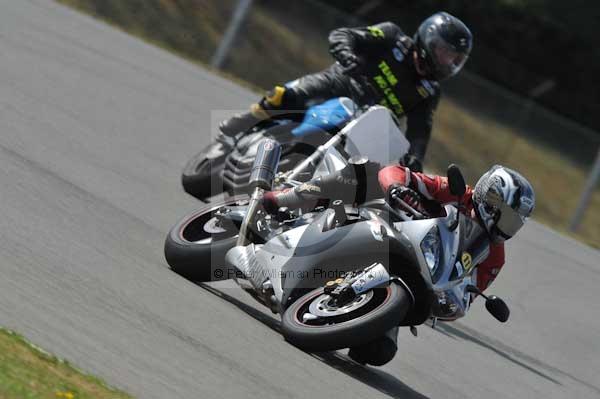 Motorcycle action photographs;Trackday digital images;donington;donington park leicestershire;donington photographs;event digital images;eventdigitalimages;no limits trackday;peter wileman photography;trackday;trackday photos