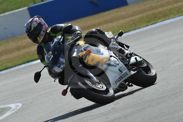 Motorcycle action photographs;Trackday digital images;donington;donington park leicestershire;donington photographs;event digital images;eventdigitalimages;no limits trackday;peter wileman photography;trackday;trackday photos