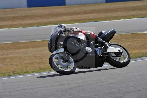 Motorcycle action photographs;Trackday digital images;donington;donington park leicestershire;donington photographs;event digital images;eventdigitalimages;no limits trackday;peter wileman photography;trackday;trackday photos