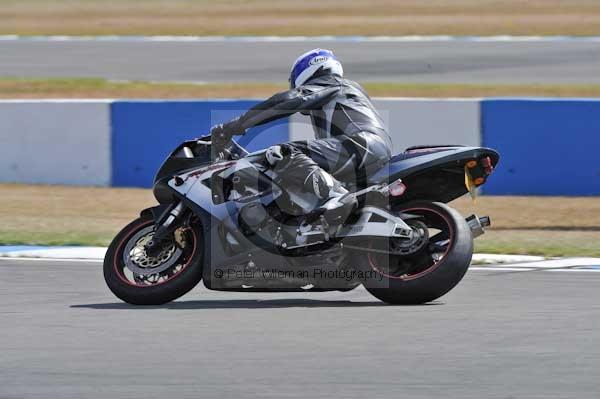 Motorcycle action photographs;Trackday digital images;donington;donington park leicestershire;donington photographs;event digital images;eventdigitalimages;no limits trackday;peter wileman photography;trackday;trackday photos