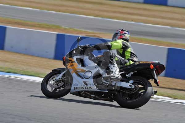 Motorcycle action photographs;Trackday digital images;donington;donington park leicestershire;donington photographs;event digital images;eventdigitalimages;no limits trackday;peter wileman photography;trackday;trackday photos
