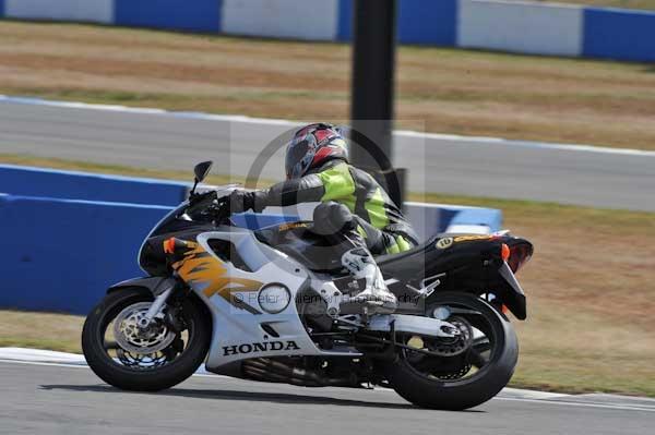 Motorcycle action photographs;Trackday digital images;donington;donington park leicestershire;donington photographs;event digital images;eventdigitalimages;no limits trackday;peter wileman photography;trackday;trackday photos