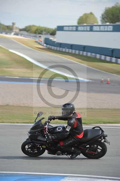 Motorcycle action photographs;Trackday digital images;donington;donington park leicestershire;donington photographs;event digital images;eventdigitalimages;no limits trackday;peter wileman photography;trackday;trackday photos