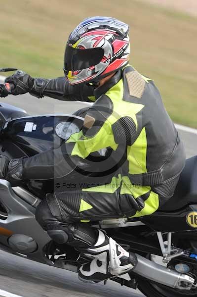 Motorcycle action photographs;Trackday digital images;donington;donington park leicestershire;donington photographs;event digital images;eventdigitalimages;no limits trackday;peter wileman photography;trackday;trackday photos