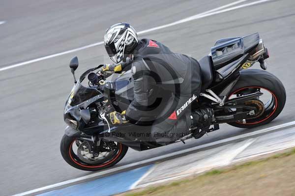 Motorcycle action photographs;Trackday digital images;donington;donington park leicestershire;donington photographs;event digital images;eventdigitalimages;no limits trackday;peter wileman photography;trackday;trackday photos