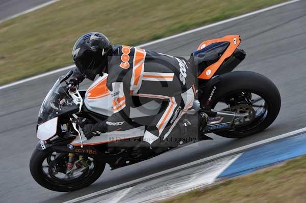 Motorcycle action photographs;Trackday digital images;donington;donington park leicestershire;donington photographs;event digital images;eventdigitalimages;no limits trackday;peter wileman photography;trackday;trackday photos