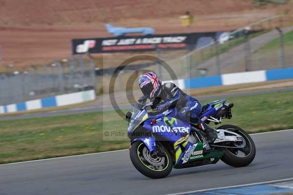 Motorcycle action photographs;Trackday digital images;donington;donington park leicestershire;donington photographs;event digital images;eventdigitalimages;no limits trackday;peter wileman photography;trackday;trackday photos