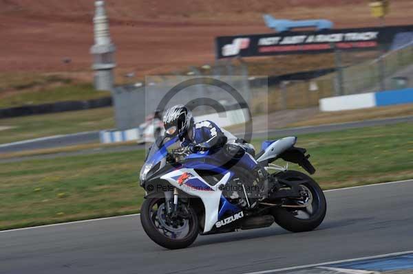 Motorcycle action photographs;Trackday digital images;donington;donington park leicestershire;donington photographs;event digital images;eventdigitalimages;no limits trackday;peter wileman photography;trackday;trackday photos