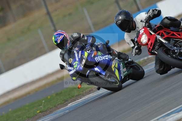 Motorcycle action photographs;Trackday digital images;donington;donington park leicestershire;donington photographs;event digital images;eventdigitalimages;no limits trackday;peter wileman photography;trackday;trackday photos