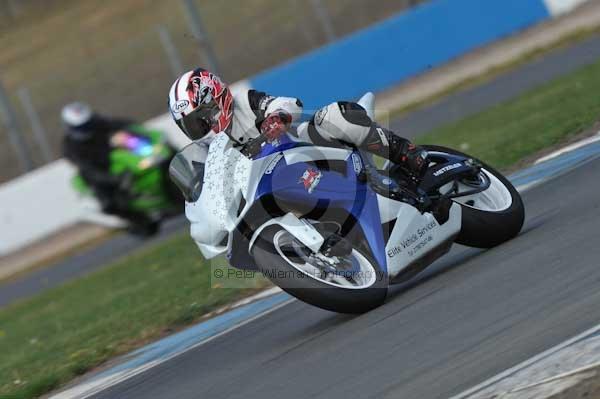 Motorcycle action photographs;Trackday digital images;donington;donington park leicestershire;donington photographs;event digital images;eventdigitalimages;no limits trackday;peter wileman photography;trackday;trackday photos