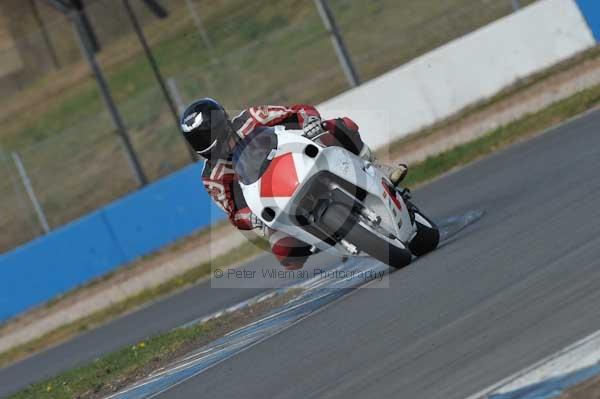 Motorcycle action photographs;Trackday digital images;donington;donington park leicestershire;donington photographs;event digital images;eventdigitalimages;no limits trackday;peter wileman photography;trackday;trackday photos
