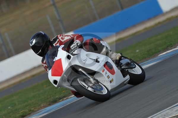 Motorcycle action photographs;Trackday digital images;donington;donington park leicestershire;donington photographs;event digital images;eventdigitalimages;no limits trackday;peter wileman photography;trackday;trackday photos