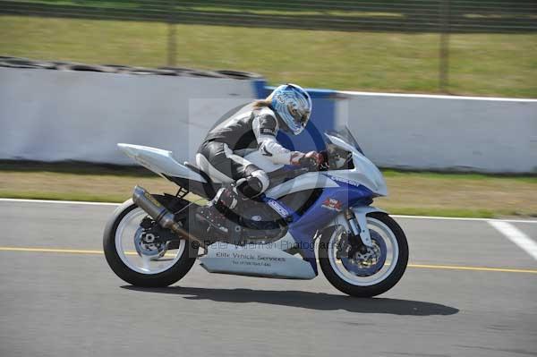 Motorcycle action photographs;Trackday digital images;donington;donington park leicestershire;donington photographs;event digital images;eventdigitalimages;no limits trackday;peter wileman photography;trackday;trackday photos