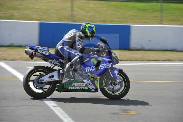 Motorcycle action photographs;Trackday digital images;donington;donington park leicestershire;donington photographs;event digital images;eventdigitalimages;no limits trackday;peter wileman photography;trackday;trackday photos