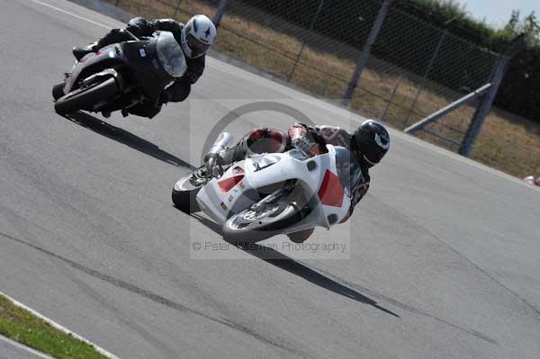 Motorcycle action photographs;Trackday digital images;donington;donington park leicestershire;donington photographs;event digital images;eventdigitalimages;no limits trackday;peter wileman photography;trackday;trackday photos