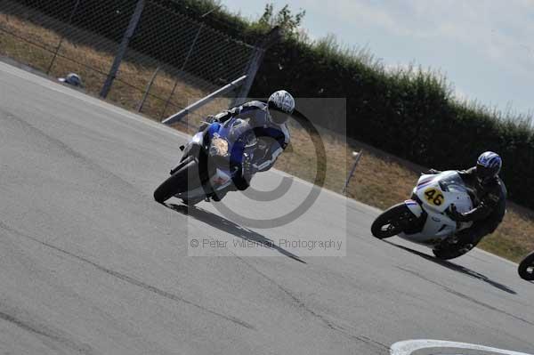 Motorcycle action photographs;Trackday digital images;donington;donington park leicestershire;donington photographs;event digital images;eventdigitalimages;no limits trackday;peter wileman photography;trackday;trackday photos