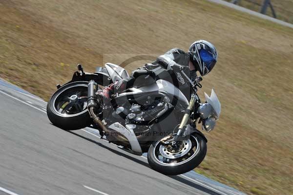 Motorcycle action photographs;Trackday digital images;donington;donington park leicestershire;donington photographs;event digital images;eventdigitalimages;no limits trackday;peter wileman photography;trackday;trackday photos