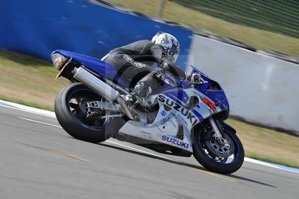 Motorcycle action photographs;Trackday digital images;donington;donington park leicestershire;donington photographs;event digital images;eventdigitalimages;no limits trackday;peter wileman photography;trackday;trackday photos