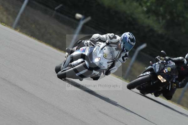 Motorcycle action photographs;Trackday digital images;donington;donington park leicestershire;donington photographs;event digital images;eventdigitalimages;no limits trackday;peter wileman photography;trackday;trackday photos