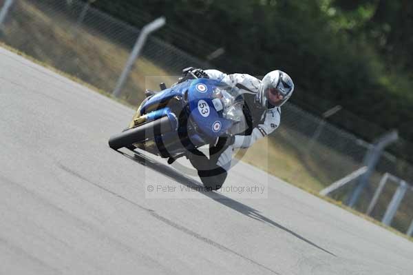 Motorcycle action photographs;Trackday digital images;donington;donington park leicestershire;donington photographs;event digital images;eventdigitalimages;no limits trackday;peter wileman photography;trackday;trackday photos