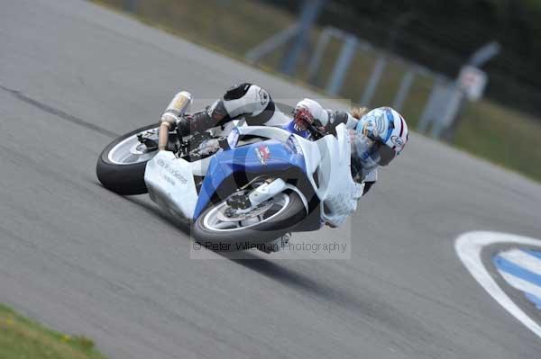 Motorcycle action photographs;Trackday digital images;donington;donington park leicestershire;donington photographs;event digital images;eventdigitalimages;no limits trackday;peter wileman photography;trackday;trackday photos