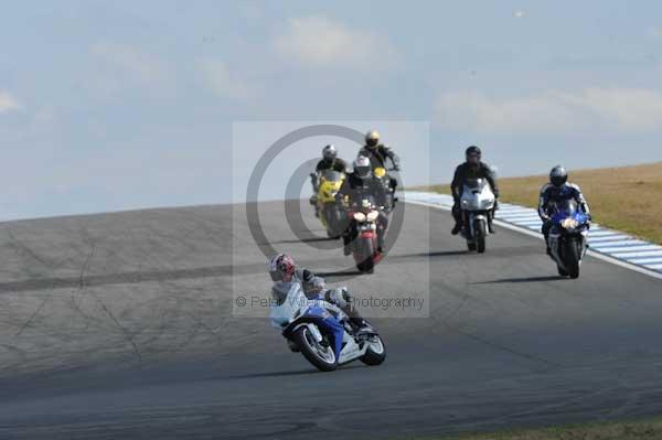 Motorcycle action photographs;Trackday digital images;donington;donington park leicestershire;donington photographs;event digital images;eventdigitalimages;no limits trackday;peter wileman photography;trackday;trackday photos