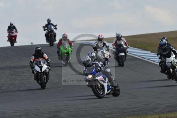 Motorcycle action photographs;Trackday digital images;donington;donington park leicestershire;donington photographs;event digital images;eventdigitalimages;no limits trackday;peter wileman photography;trackday;trackday photos