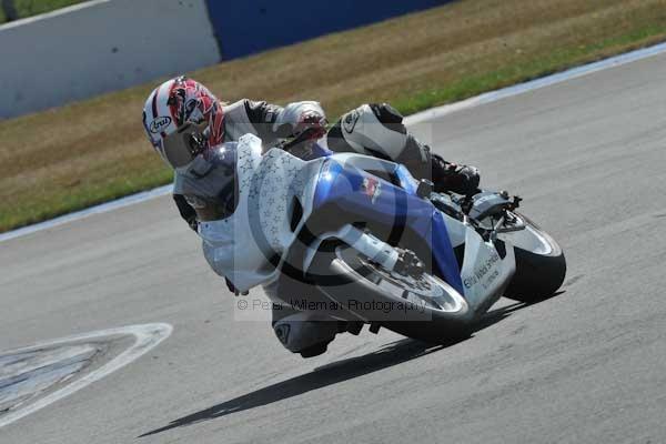 Motorcycle action photographs;Trackday digital images;donington;donington park leicestershire;donington photographs;event digital images;eventdigitalimages;no limits trackday;peter wileman photography;trackday;trackday photos