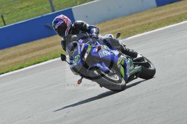 Motorcycle action photographs;Trackday digital images;donington;donington park leicestershire;donington photographs;event digital images;eventdigitalimages;no limits trackday;peter wileman photography;trackday;trackday photos