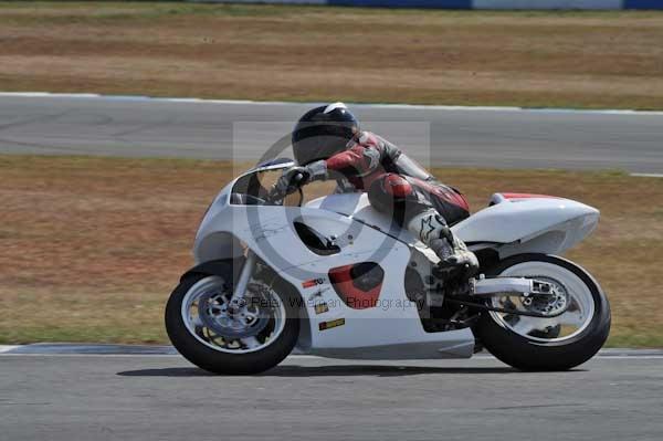 Motorcycle action photographs;Trackday digital images;donington;donington park leicestershire;donington photographs;event digital images;eventdigitalimages;no limits trackday;peter wileman photography;trackday;trackday photos
