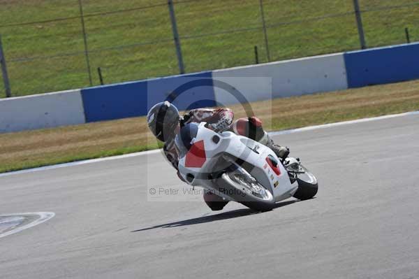 Motorcycle action photographs;Trackday digital images;donington;donington park leicestershire;donington photographs;event digital images;eventdigitalimages;no limits trackday;peter wileman photography;trackday;trackday photos