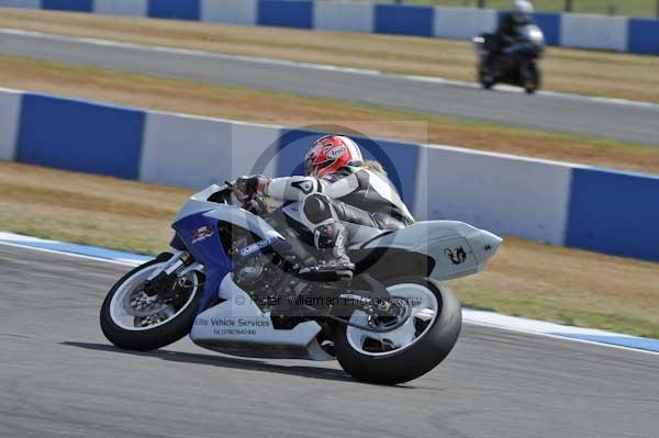 Motorcycle action photographs;Trackday digital images;donington;donington park leicestershire;donington photographs;event digital images;eventdigitalimages;no limits trackday;peter wileman photography;trackday;trackday photos