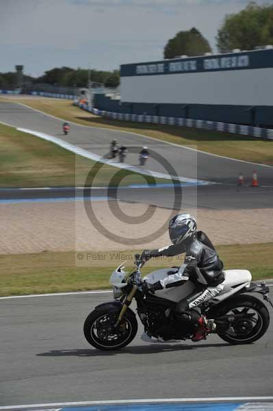 Motorcycle action photographs;Trackday digital images;donington;donington park leicestershire;donington photographs;event digital images;eventdigitalimages;no limits trackday;peter wileman photography;trackday;trackday photos
