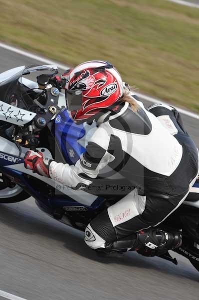 Motorcycle action photographs;Trackday digital images;donington;donington park leicestershire;donington photographs;event digital images;eventdigitalimages;no limits trackday;peter wileman photography;trackday;trackday photos