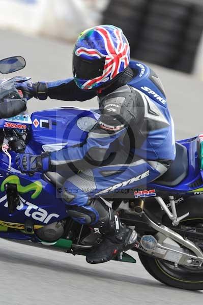 Motorcycle action photographs;Trackday digital images;donington;donington park leicestershire;donington photographs;event digital images;eventdigitalimages;no limits trackday;peter wileman photography;trackday;trackday photos