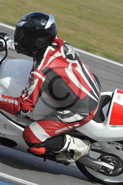 Motorcycle action photographs;Trackday digital images;donington;donington park leicestershire;donington photographs;event digital images;eventdigitalimages;no limits trackday;peter wileman photography;trackday;trackday photos