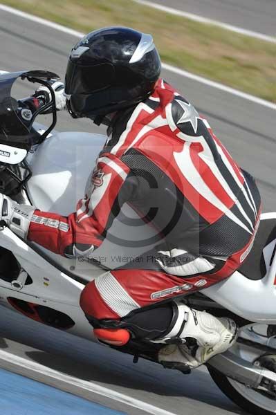 Motorcycle action photographs;Trackday digital images;donington;donington park leicestershire;donington photographs;event digital images;eventdigitalimages;no limits trackday;peter wileman photography;trackday;trackday photos
