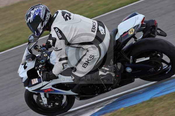 Motorcycle action photographs;Trackday digital images;donington;donington park leicestershire;donington photographs;event digital images;eventdigitalimages;no limits trackday;peter wileman photography;trackday;trackday photos